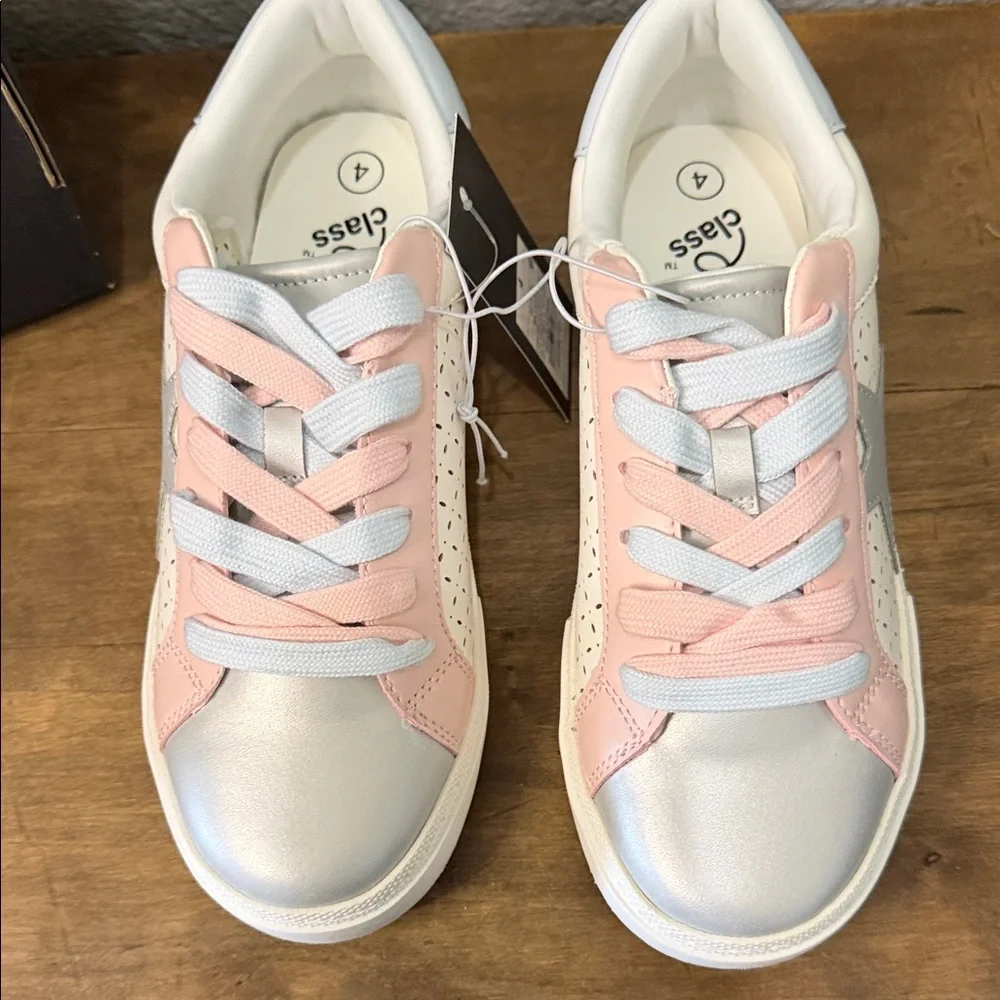 art class Pink and Silver Star Accent Kids Sneakers size 4 NEW